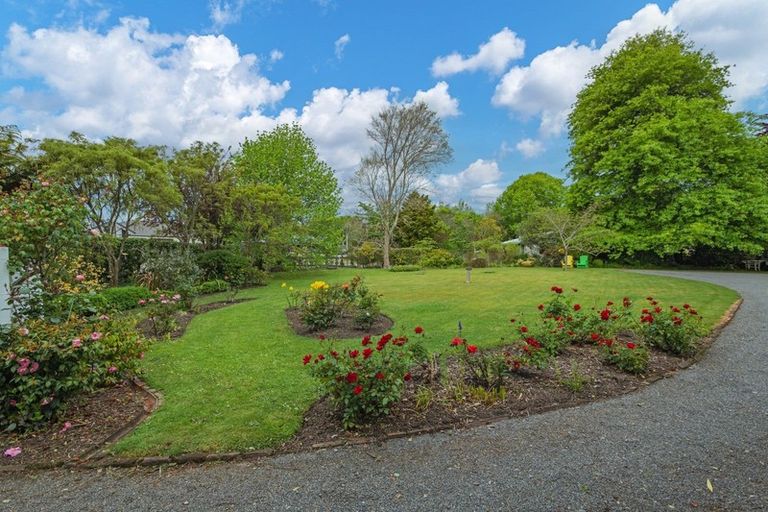 Photo of property in 35 Wanganui Road, Marton, 4710