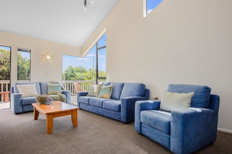 Photo of property in 42 James Cook Drive, Whitby, Porirua, 5024