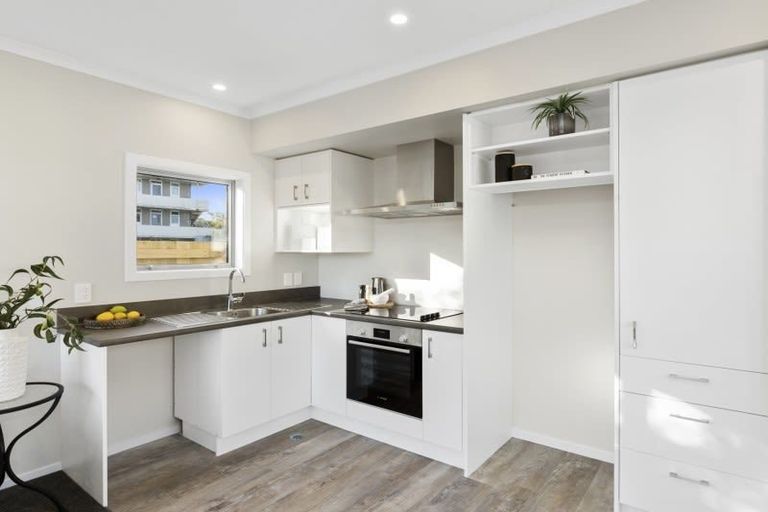 Photo of property in 39 Barber Grove, Moera, Lower Hutt, 5010