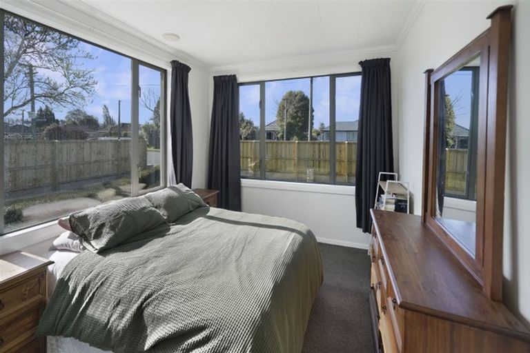 Photo of property in 33 Croziers Road, St Albans, Christchurch, 8052