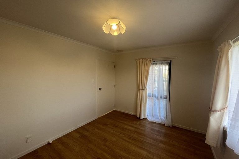 Photo of property in 16 Jubaea Place, Henderson, Auckland, 0610