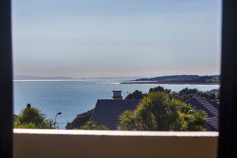 Photo of property in Devonport Apartments, 50/127 Saint Aubyn Street, New Plymouth, 4310