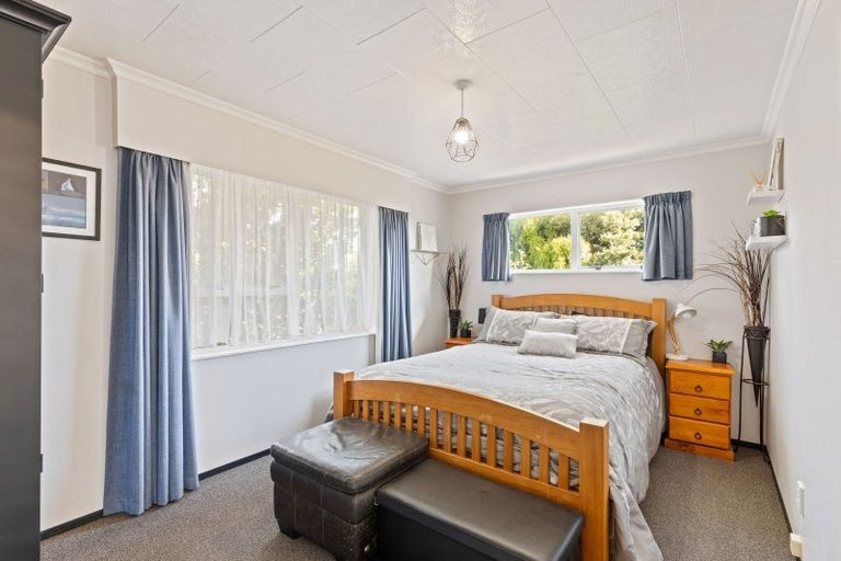 Photo of property in 4 Cargill Place, Frankleigh Park, New Plymouth, 4310