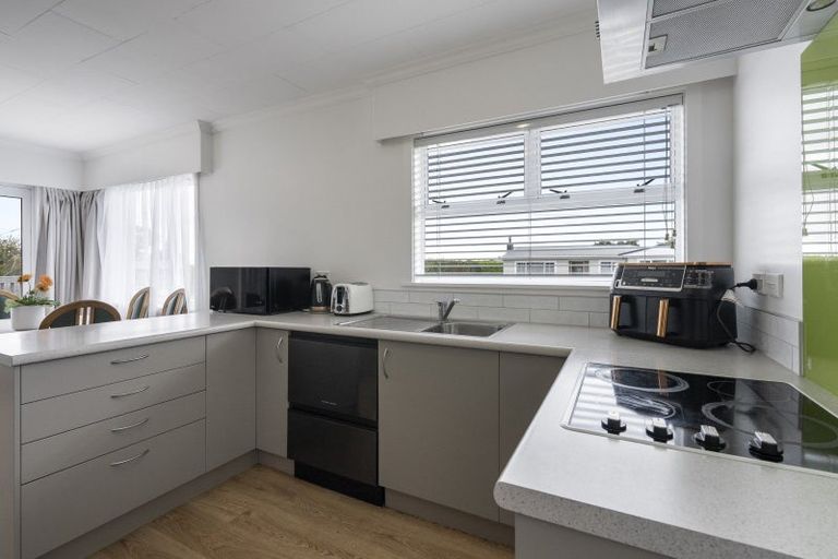 Photo of property in 3 Blenheim Place, Vogeltown, New Plymouth, 4310