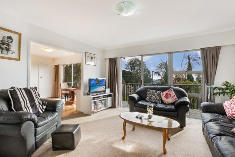 Photo of property in 27 Humphrey Kemp Avenue, Henderson, Auckland, 0612
