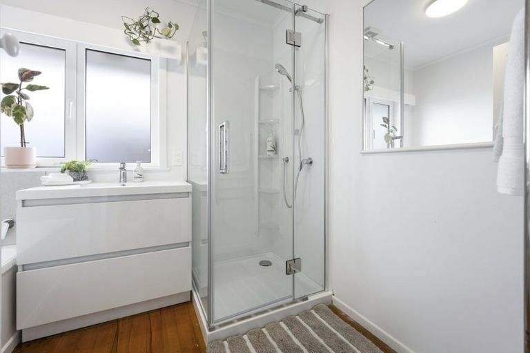 Photo of property in 4a Richards Avenue, Forrest Hill, Auckland, 0620