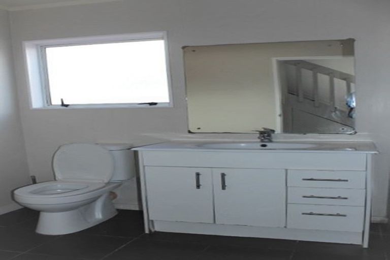 Photo of property in 10 Rewa Street, New Lynn, Auckland, 0600