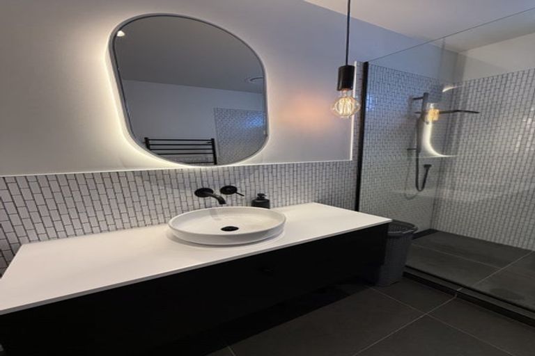 Photo of property in 31 Oakpark Place, West Harbour, Auckland, 0618