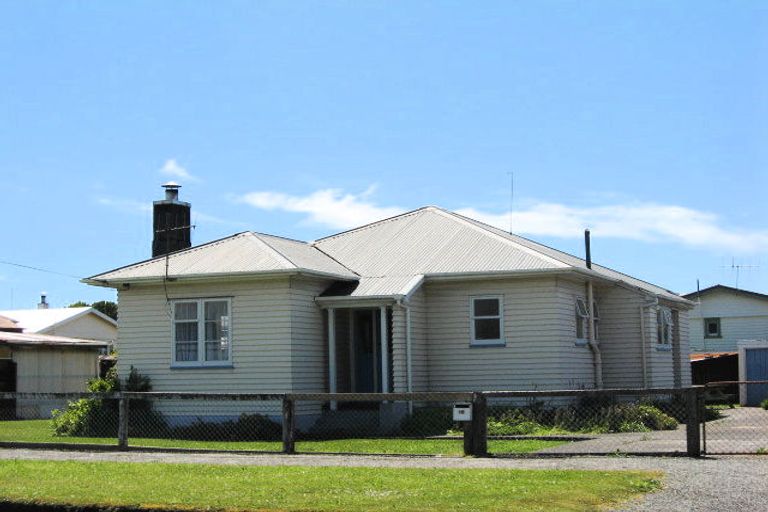 Photo of property in 19 Cobden Street, Westport, 7825