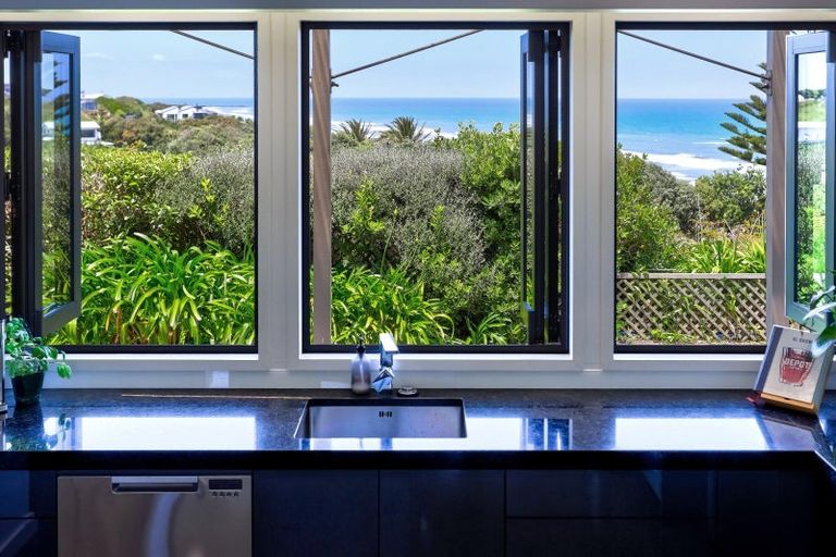 Photo of property in 31 Longbeach Drive, Castlecliff, Whanganui, 4501