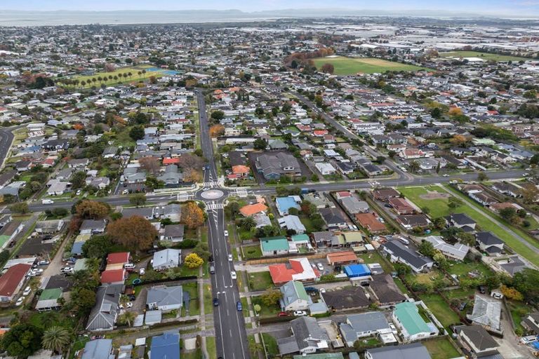 Photo of property in 2/11 Halsey Road, Manurewa, Auckland, 2102
