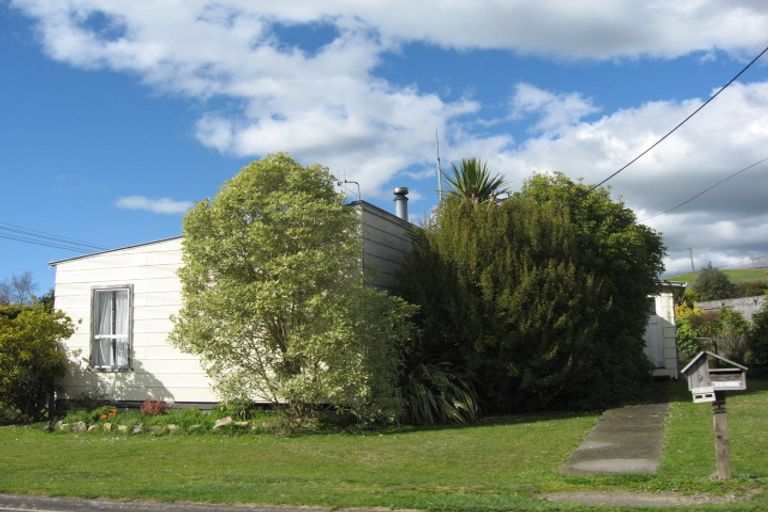 Photo of property in 9 Watts Street, Waipawa, 4210