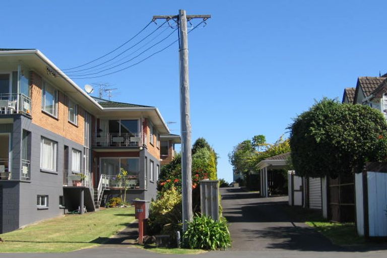 Photo of property in 2/64 Kitchener Road, Milford, Auckland, 0620