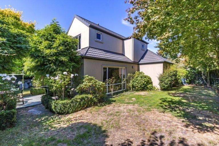 Photo of property in 1 Andybrae Lane, Saint Martins, Christchurch, 8022