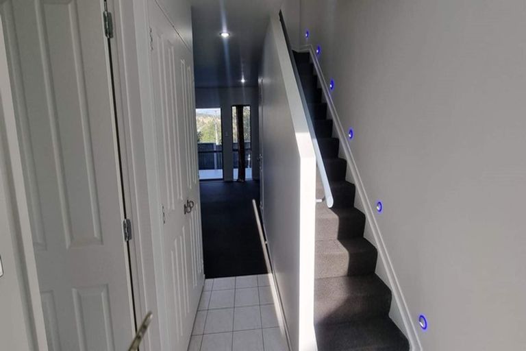 Photo of property in 26/3 Hulme Place, Henderson, Auckland, 0612