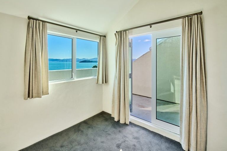 Photo of property in 5 Rangiuru Road, Mahina Bay, Lower Hutt, 5013