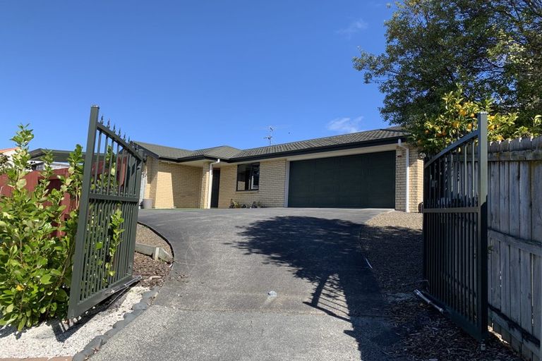 Photo of property in 9 Meharg Place, Fairview Heights, Auckland, 0632