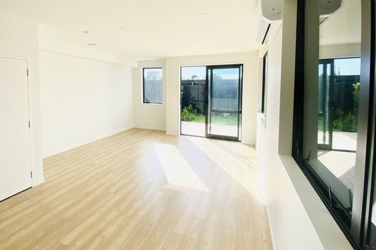 Photo of property in 32b/2 Westgate Drive, Massey, Auckland, 0614