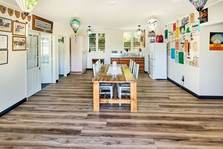 Photo of property in 135 Seaview Road, Paraparaumu Beach, Paraparaumu, 5032