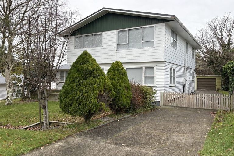 Photo of property in 10 Kashmir Avenue, Clouston Park, Upper Hutt, 5018