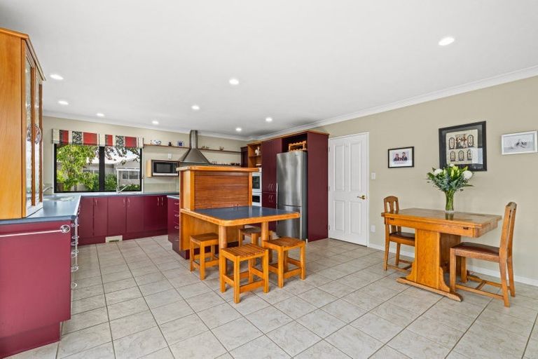 Photo of property in 12 Arcadia Lane, Havelock North, 4130