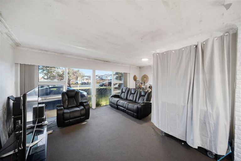 Photo of property in 304 Massey Road, Mangere East, Auckland, 2024