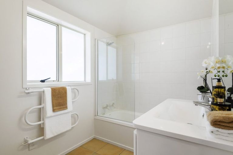 Photo of property in 4/19 Rodney Road, Northcote Point, Auckland, 0627