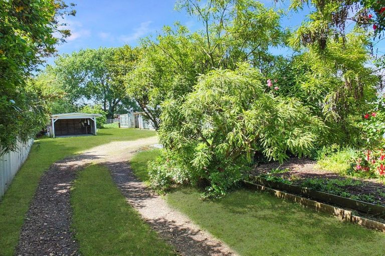 Photo of property in 67 Avenue Road, Foxton, 4814