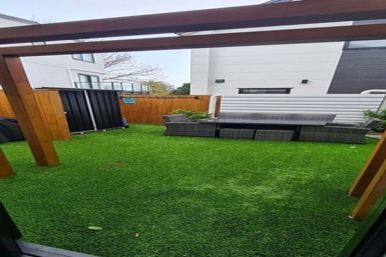 Photo of property in 10/41 Kervil Avenue, Te Atatu Peninsula, Auckland, 0610
