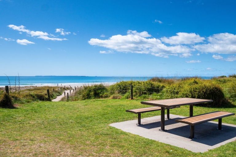 Photo of property in 2/48 Marine Parade, Mount Maunganui, 3116