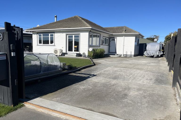 Photo of property in 59 Pacific Road, North New Brighton, Christchurch, 8083
