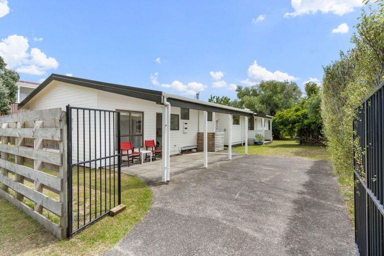 Photo of property in 218 Patuwai Drive, Whangamata, 3620