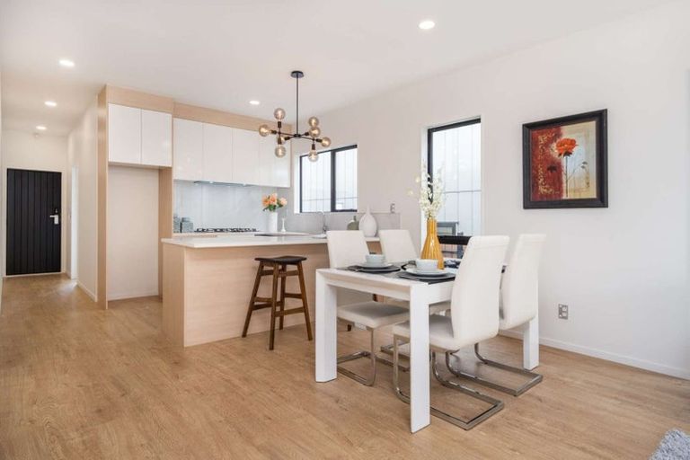 Photo of property in 7b Frontier Lane, Flat Bush, Auckland, 2019