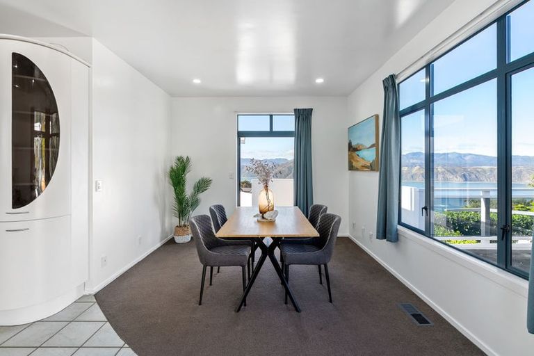 Photo of property in 12 Signallers Grove, Strathmore Park, Wellington, 6022