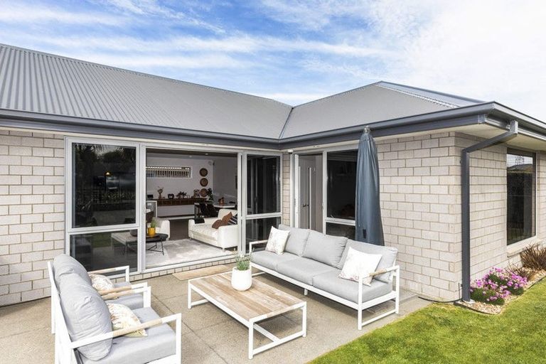 Photo of property in 71 Rannoch Drive, Broomfield, Christchurch, 8042
