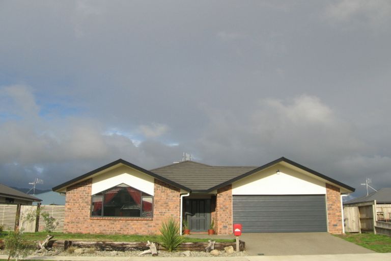 Photo of property in 64 Regent Drive, Paraparaumu Beach, Paraparaumu, 5032