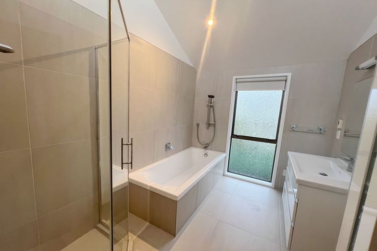 Photo of property in 1/55 Aberdeen Road, Castor Bay, Auckland, 0620