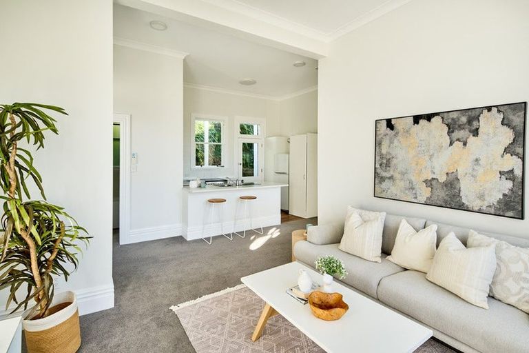 Photo of property in 32 Maarama Crescent, Aro Valley, Wellington, 6021