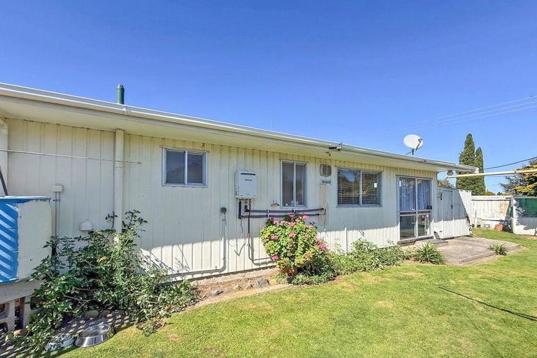 Photo of property in 1 Otanga Street, Dannevirke, 4930