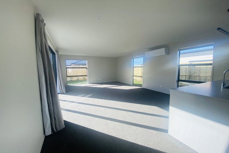 Photo of property in 21 Marcoola Drive, Rolleston, 7614