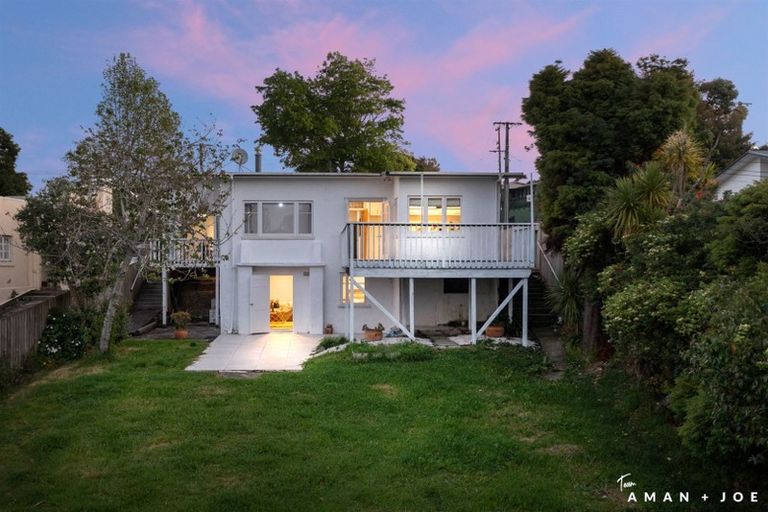 Photo of property in 12 Eastglen Road, Glen Eden, Auckland, 0602
