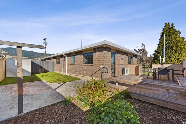 Photo of property in 2/2 Langbein Street, Stoke, Nelson, 7011