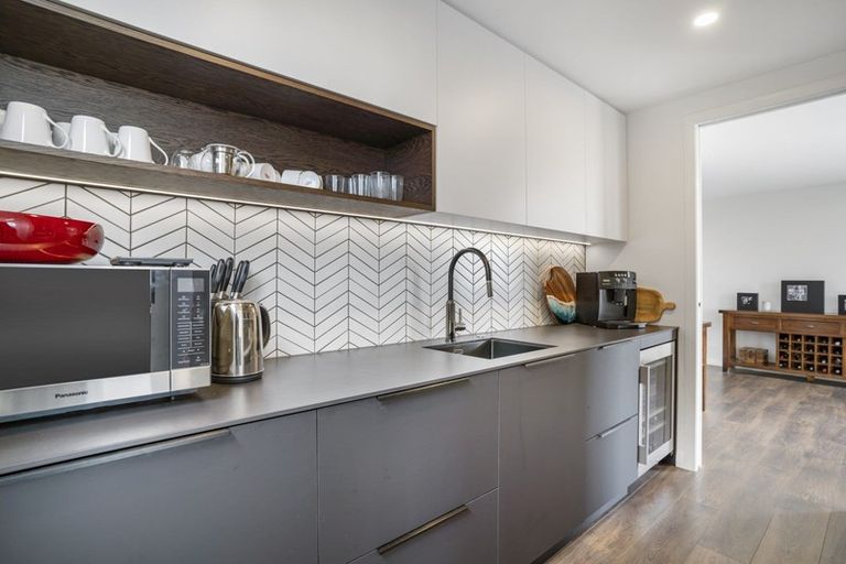 Photo of property in 300 Kitchener Road, Pukekohe, 2120