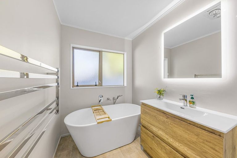 Photo of property in 33 Gala Place, Henderson, Auckland, 0612