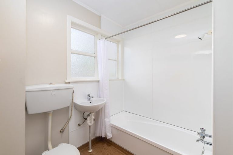 Photo of property in 166 Aorangi Road, Bryndwr, Christchurch, 8053