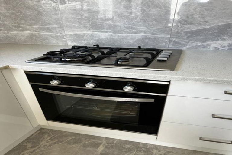 Photo of property in 65 Sunvue Road, Glen Eden, Auckland, 0602