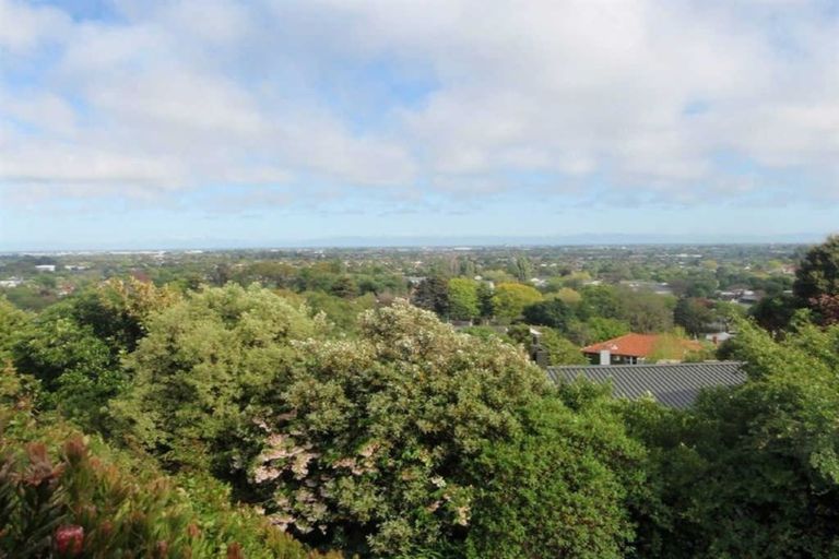 Photo of property in 15 Karitane Drive, Cashmere, Christchurch, 8022
