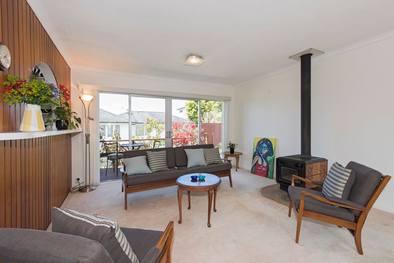 Photo of property in 1/22 Valley Road, Browns Bay, Auckland, 0630