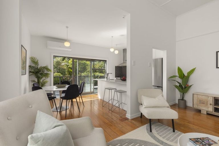Photo of property in 215 Rintoul Street, Berhampore, Wellington, 6023