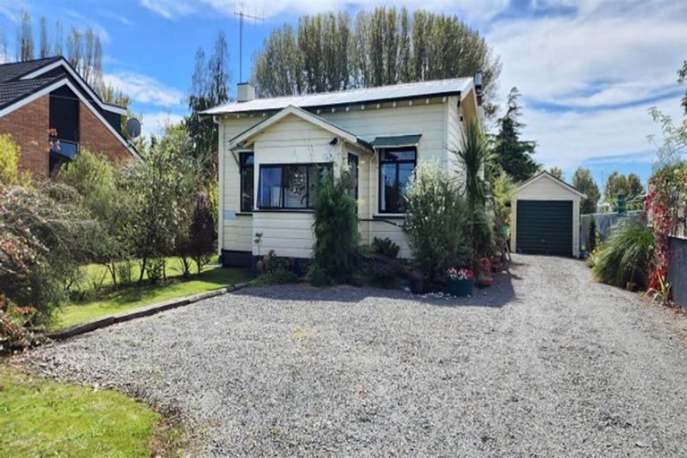 Photo of property in 21 Francis Drake Street, Waipukurau, 4200
